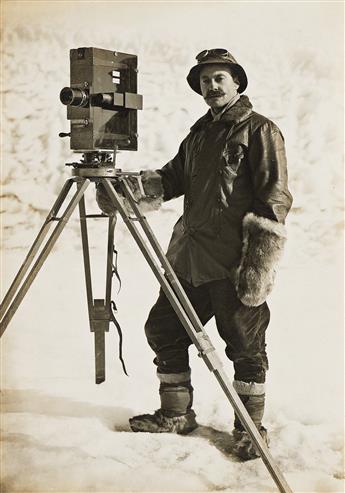 HERBERT PONTING (1870-1935) A group of 29 photographs documenting the Terra Nova Expedition. 1910-11.